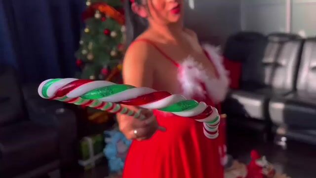 Model - IvonneGarcia squirt