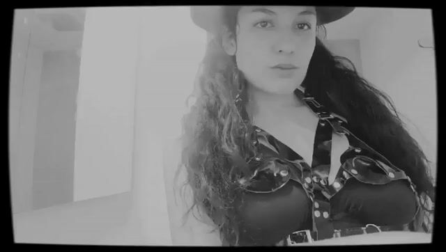 Model - Ratienterciopelo smoking