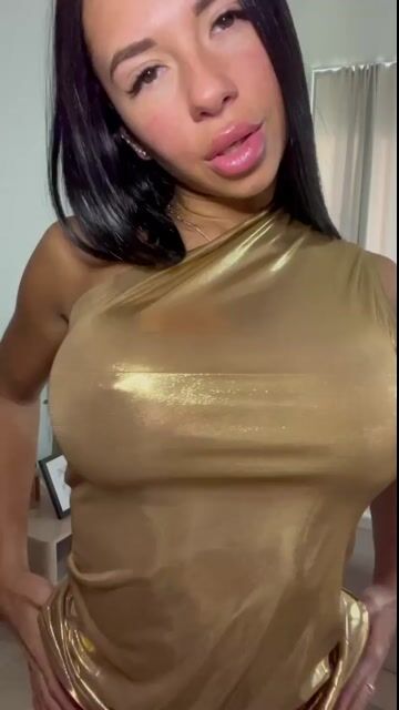 Model - P_U_M_A_ stockings