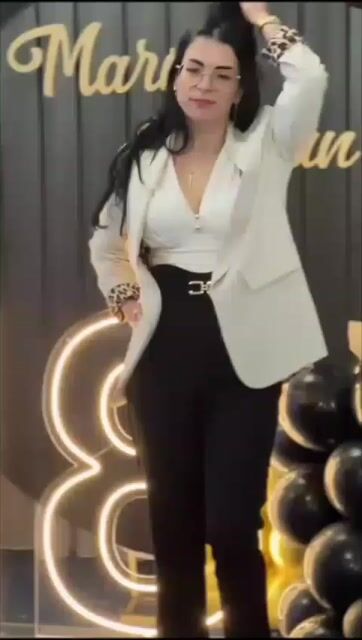 Model - emasweet squirt