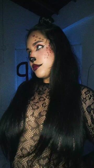 Model - Lolita Brunette Squirt