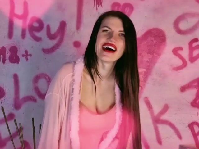 Model - MilaLoona ass