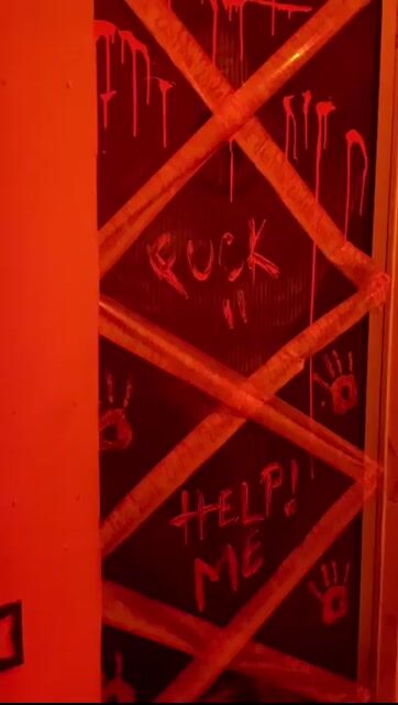 Model - Evelyn Harmond deepthroat