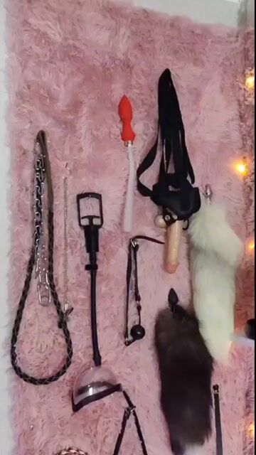 Model - Silvia Santorskii redhead