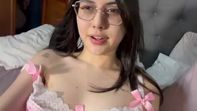 Model - Cloe Bennet femdom