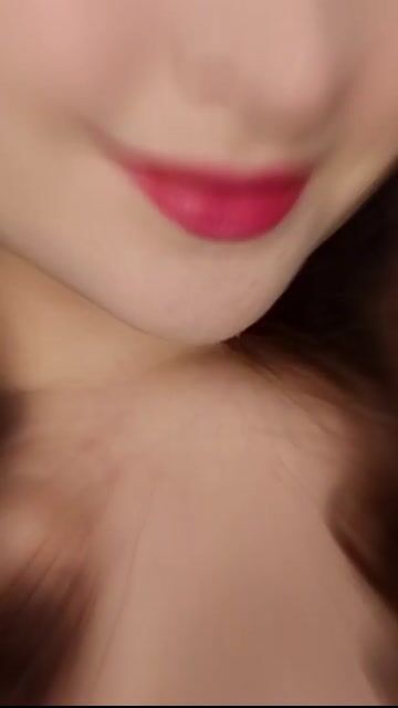 Model - TinniAngelll blowjob