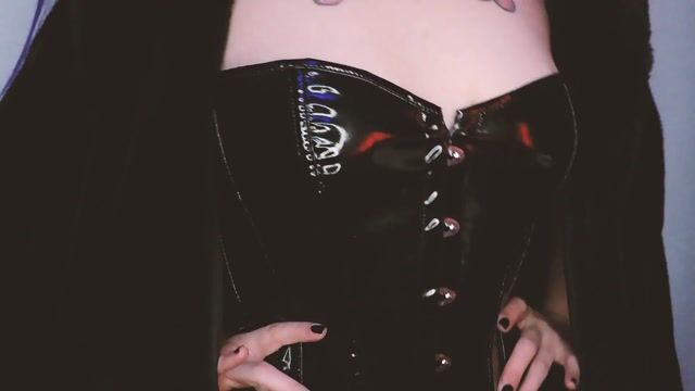 Model - Emily Doomed joi