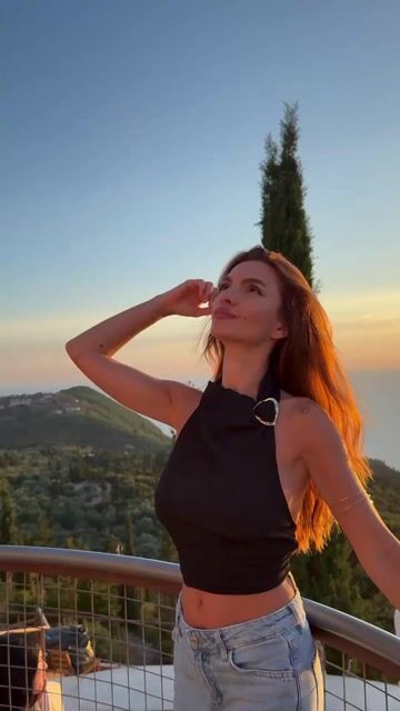 Model - MiraDeLara beautiful