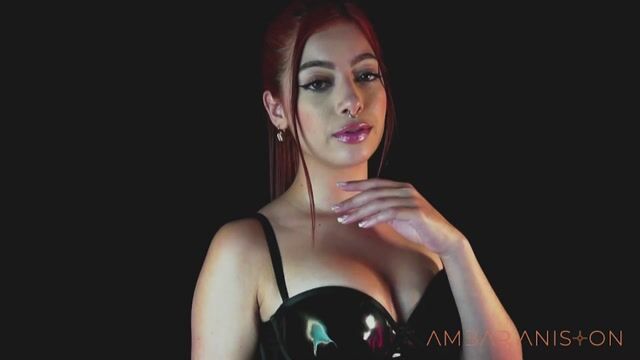 Model - Ambar Aniston joi