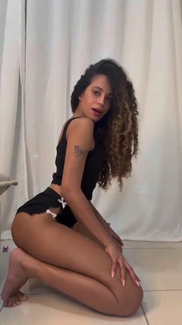 Model - Monica clarck Bigbooty