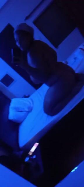 Model - JULI ROSE feet