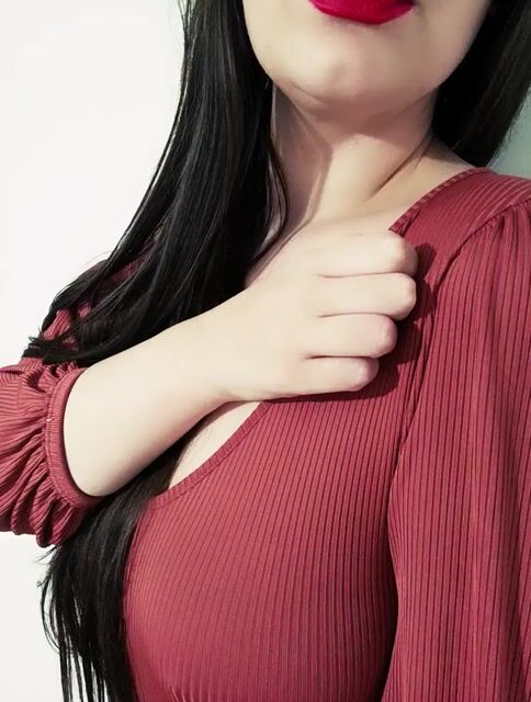 Model - Arryana curvy