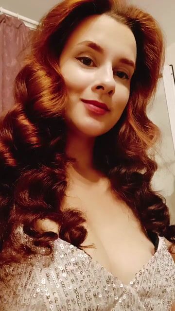 Model - LoloMercier dirtytalk