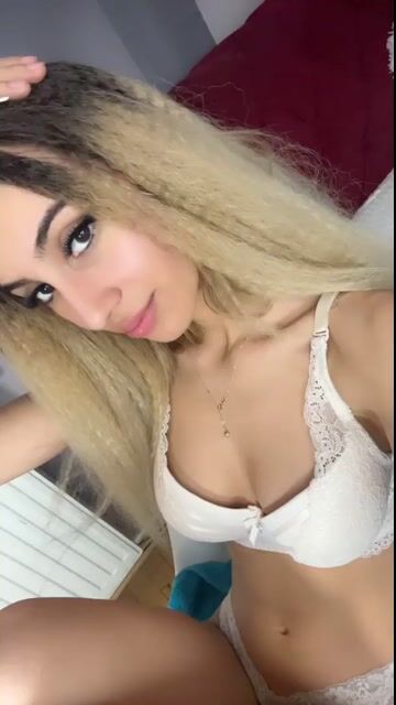 Model - SkylarRedstone longlegs