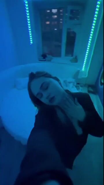 Model - Melissa Robertson dirtytalk