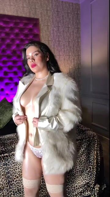 Model - Patronela anal