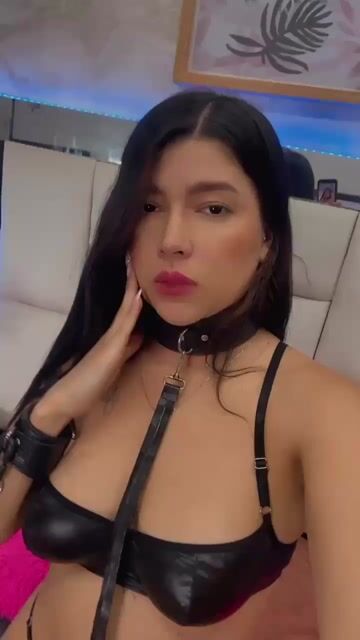 Model - Sofia Coxx blowjob