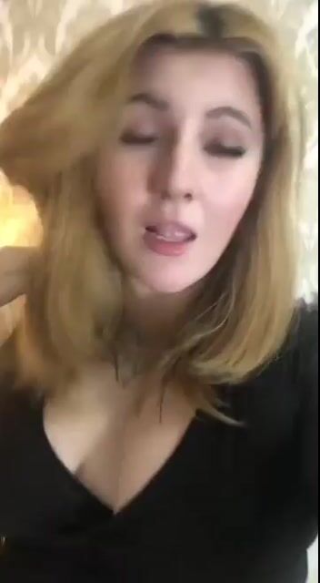 Model - LanaMilss youngwoman