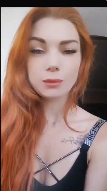 Model - RebeccaGloss anal