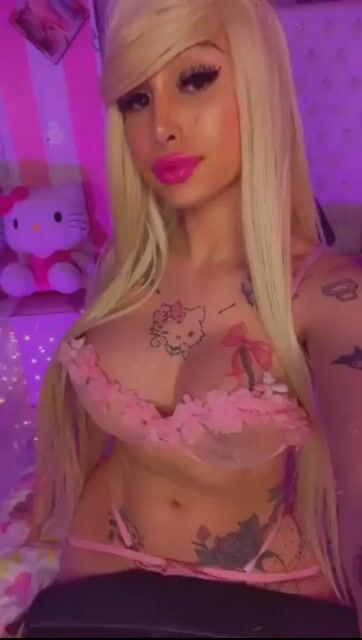 Model - Kitty Barbie TS bigcock