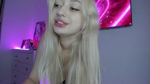 Model - MonicaMilz anal