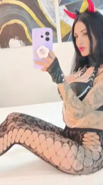 Model - ANDREE_BLOSSOM joi