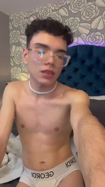 Model - RiwarPark bigcock