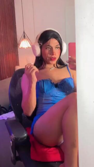 Model - Danni Grovers ass