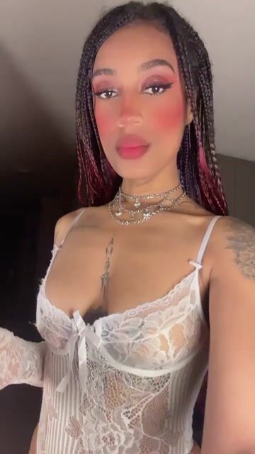 Model - Ominira tattoos