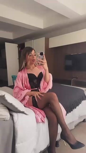 Model - nicolette tay anal