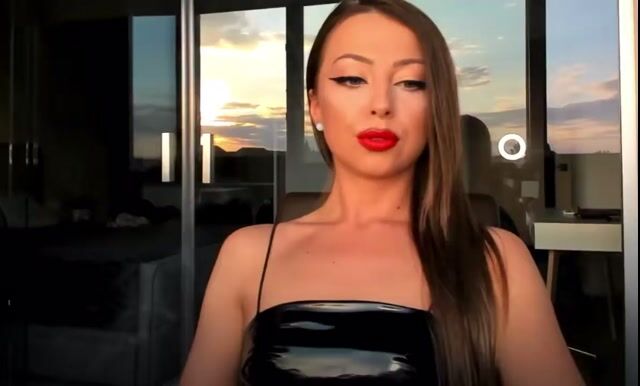 Model - DeliaGoddess femdom