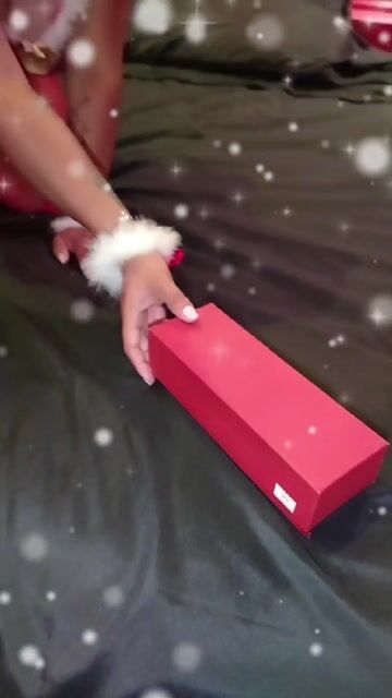 Model - HELLEN humillation