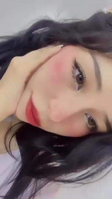 Model - bella star petite