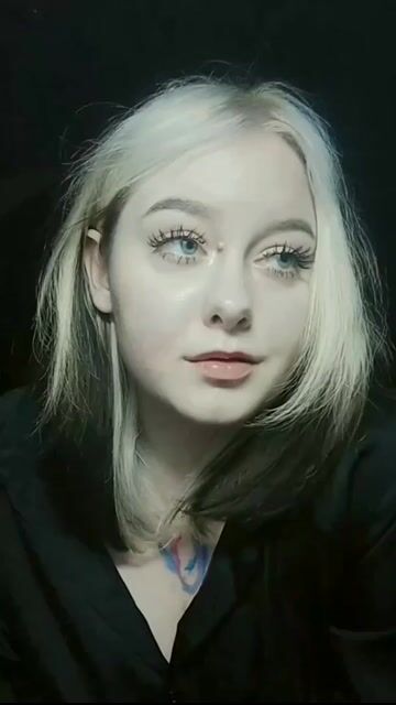 Model - Ttells dirtytalk