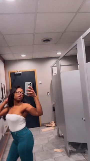 Model - Shy_ebony_milf boobs