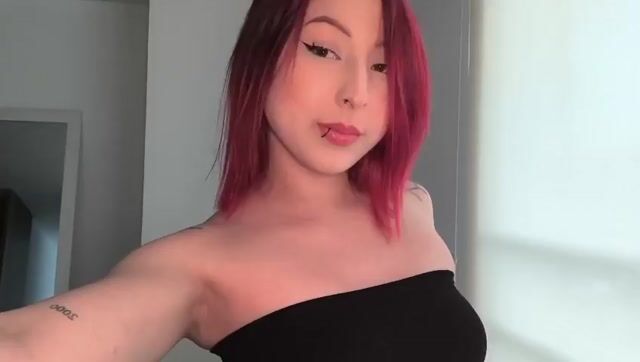 Model - Yesica Sweett dp