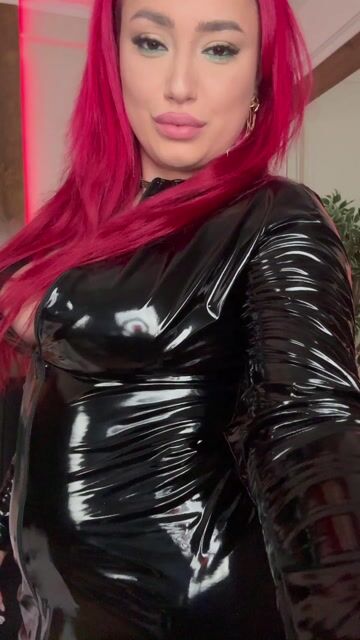 Model - EmyHilton joi