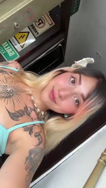 Model - Alahia_Stone deepthroat
