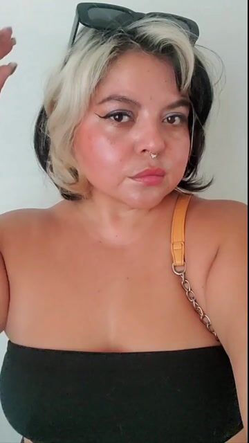 Model - Satyn Doll latina