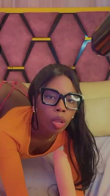 Model - abbiecyruz squirt