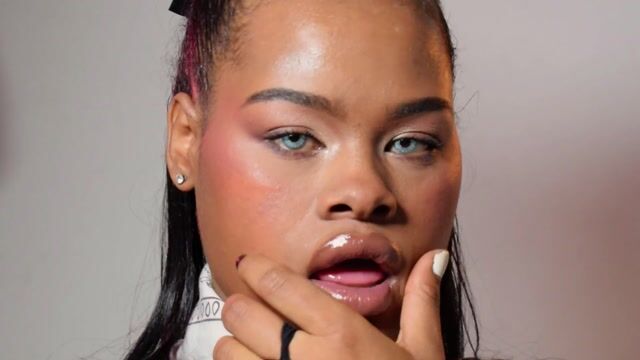 Model - TaylorKhan deepthroat