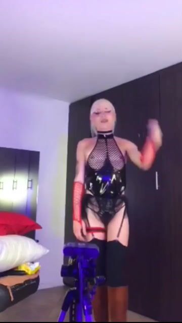 Model - DominaDiosa roleplay