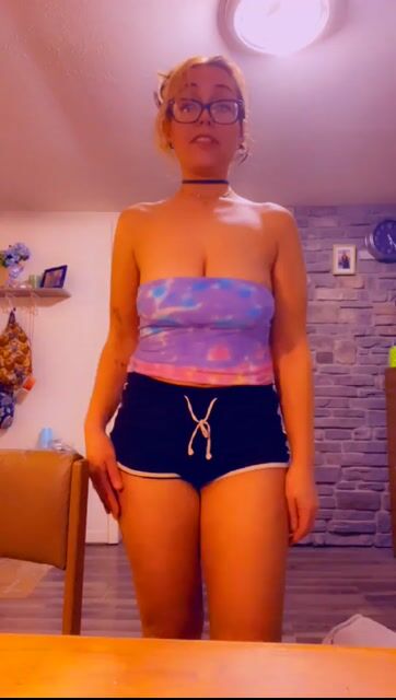 Model - Helga bigtits