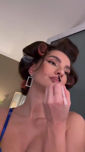 Model - MiraDeLara sexy