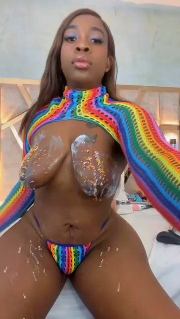 Model - Christin Brown curvy