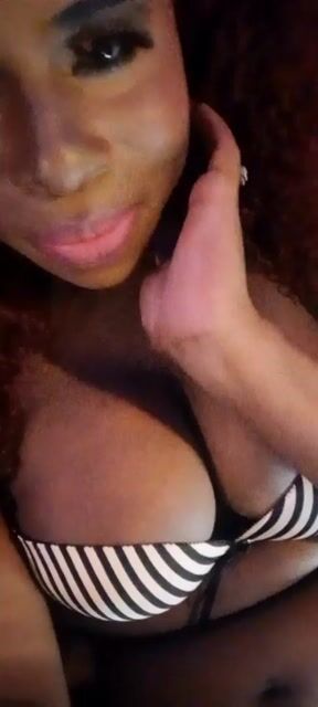 Model - Melaneyrose mistress