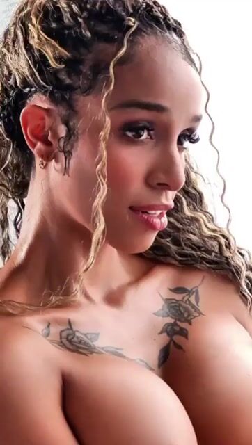 Model - tamysoul camgirl