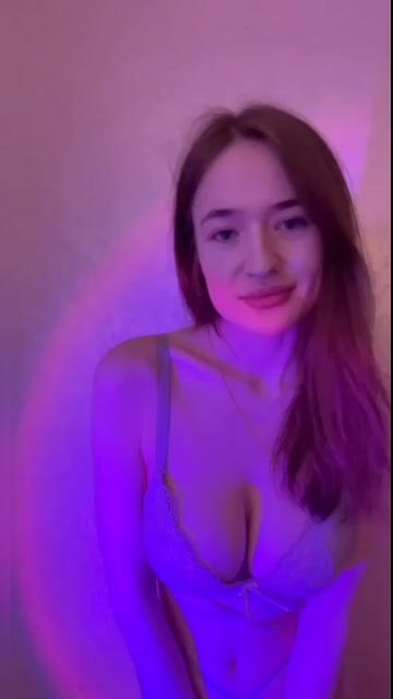 Model - Lera striptease