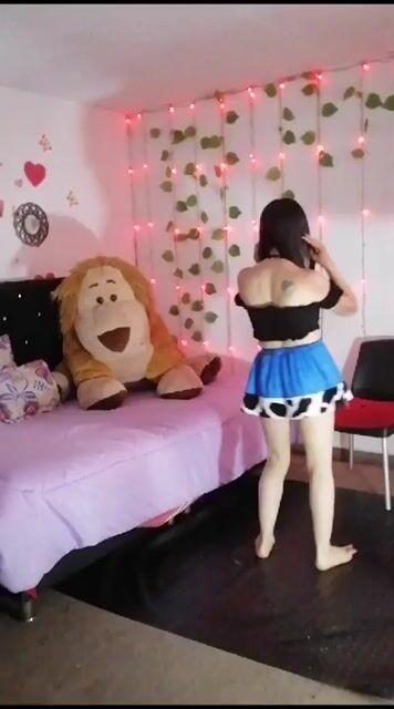 Model - montthbluee anal