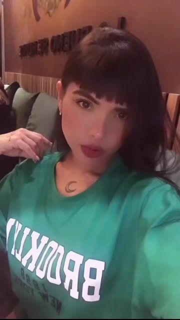 Model - bloom ly masturbation